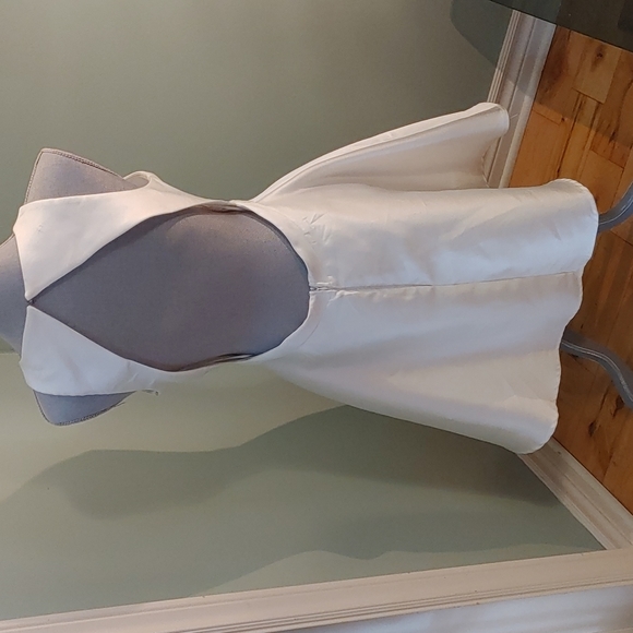 Ivory Backless Dress with A Line Skirt. Size Large - Picture 5 of 11